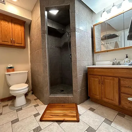 Iowa Nice, Winterset Room photo