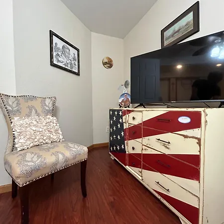 Iowa Nice, Winterset Room photo